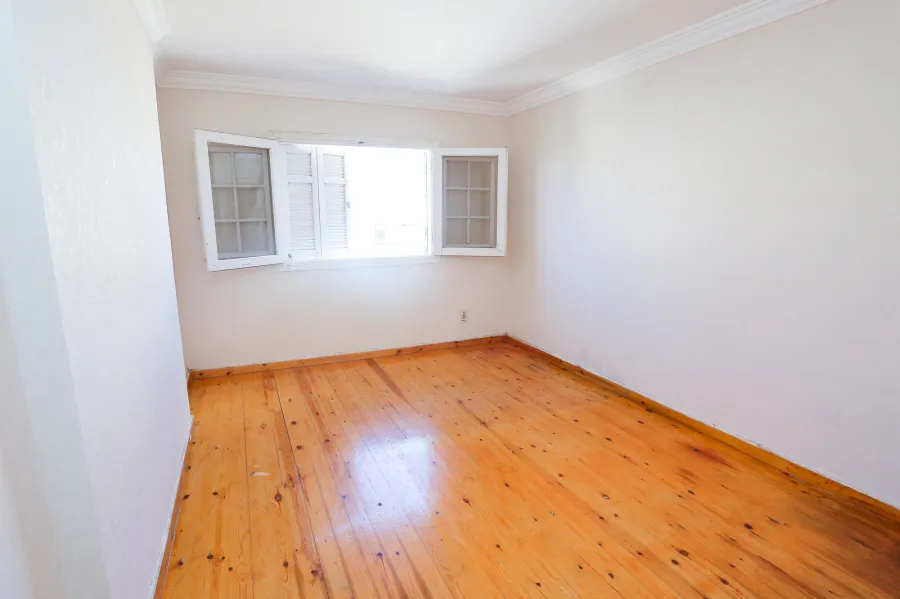 شقة للبيع 235م سموحة (تقاطع ش مصطفي كامل مع ش بهاء الدين الغتورى)