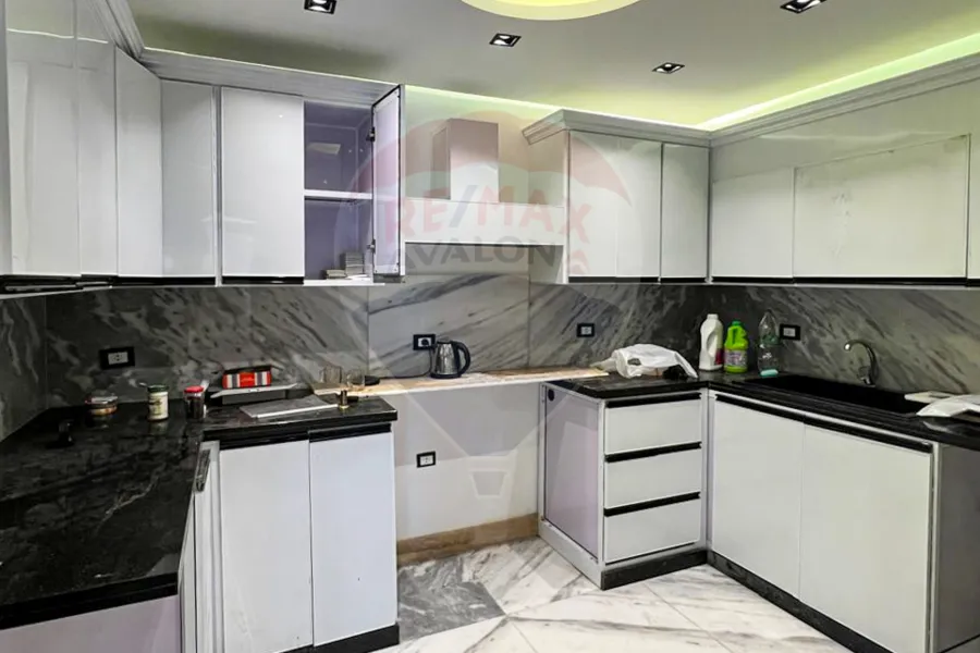 شقة للإيجار 180 م سموحة (جراند فيو)