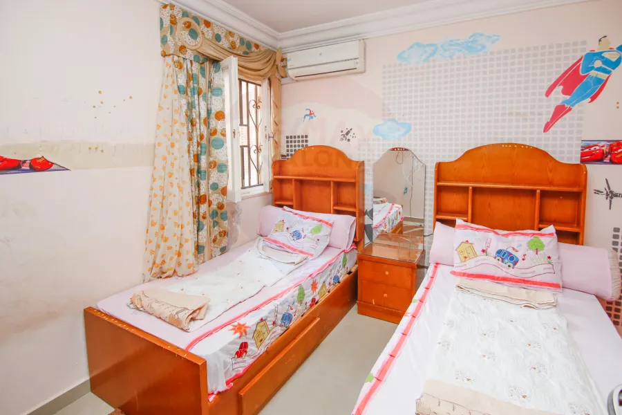 شقة للبيع 165 م كفر عبده ( ش سكينة بنت الحسين  )