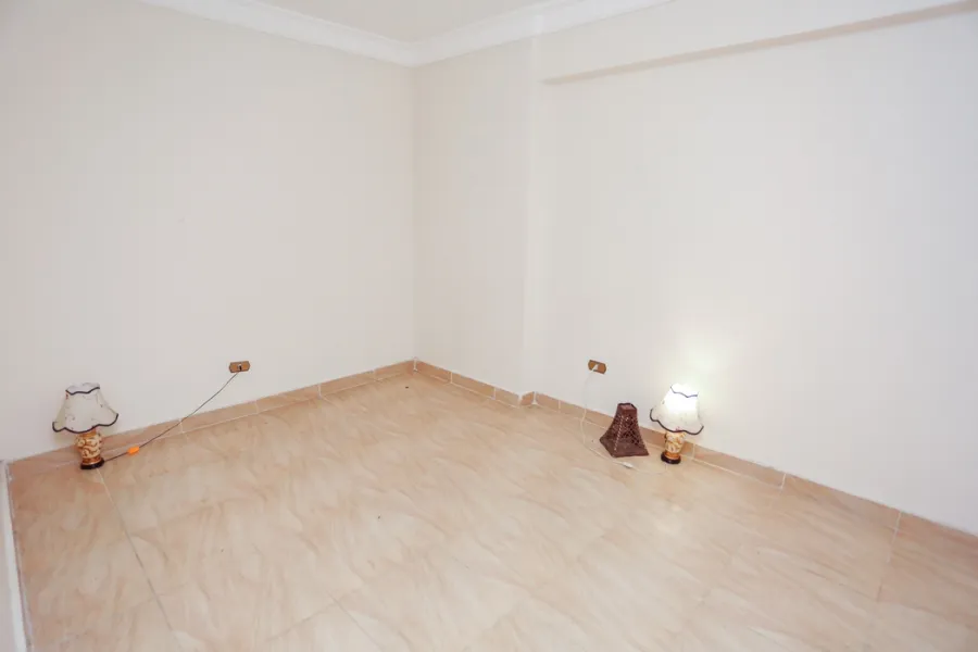 شقة للبيع 140م سيدي بشر- ترام