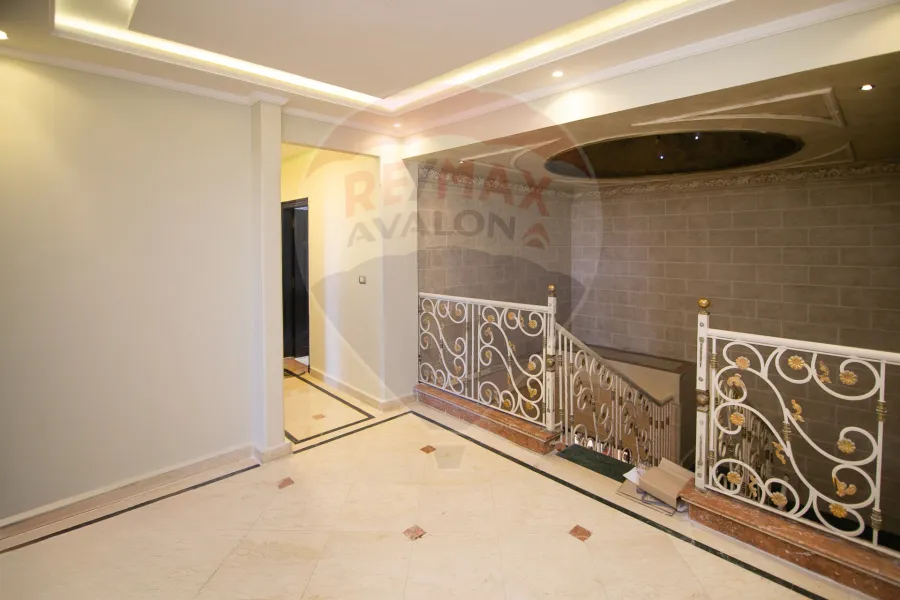 شقه دوبلكس للبيع 650 م لوران (ش عبدالسلام عارف)