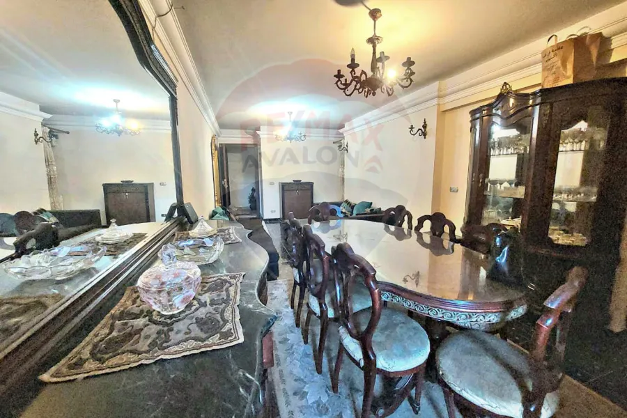 شقه للبيع  105 م سموحة ( ش توت عنخ أمون )