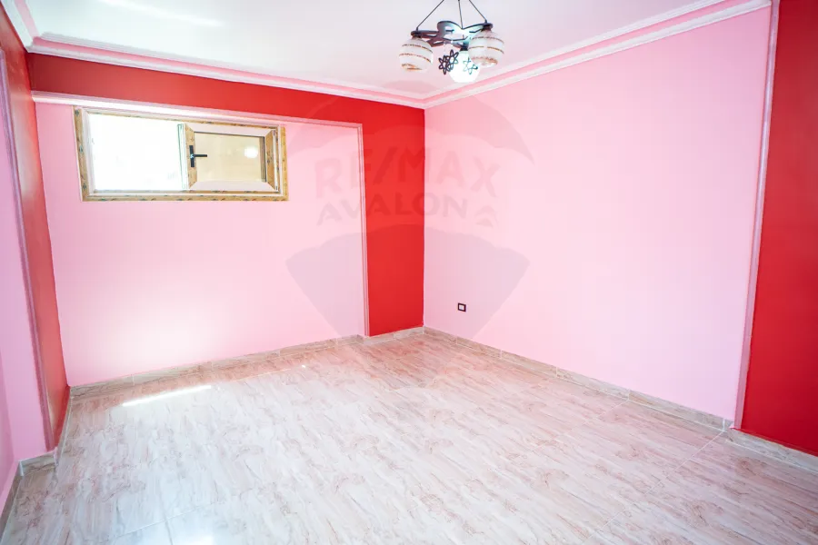 شقة للبيع 140 م لوران  (خطوات من البحر)