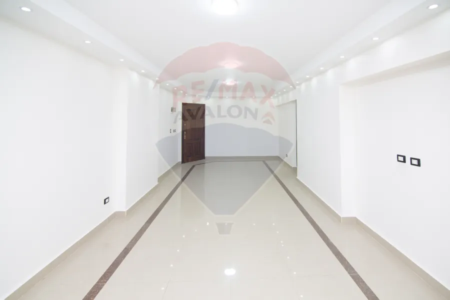Administrative unit for rent 130 m Moustafa Kamel (directly on the tram)