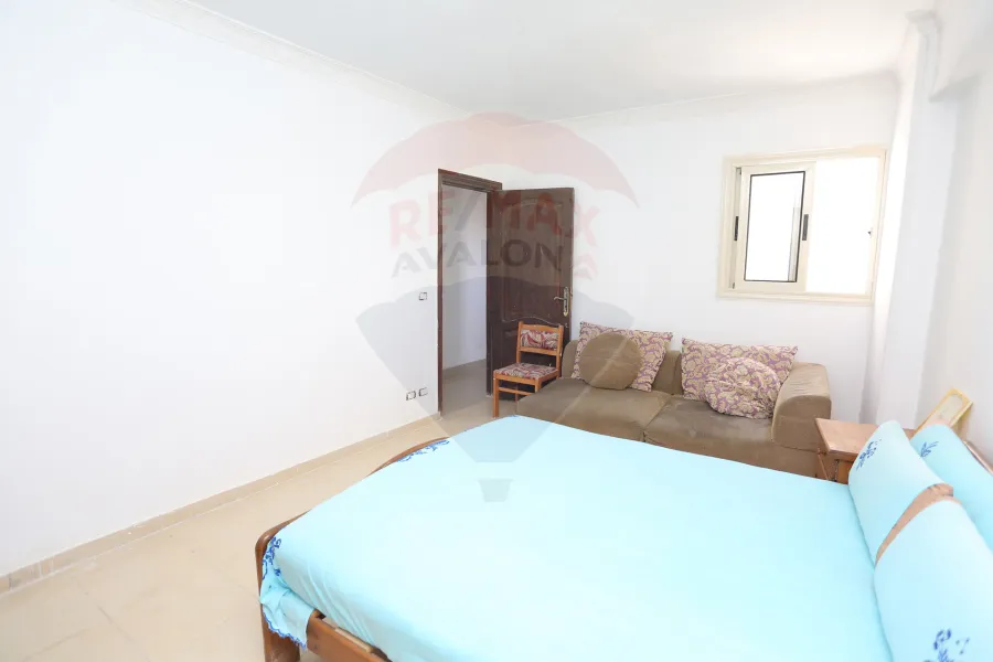 شقه للبيع 110م سبورتنج (فيو نادى سبورتنج - خطوات من ش ابوقير الرئيسي)