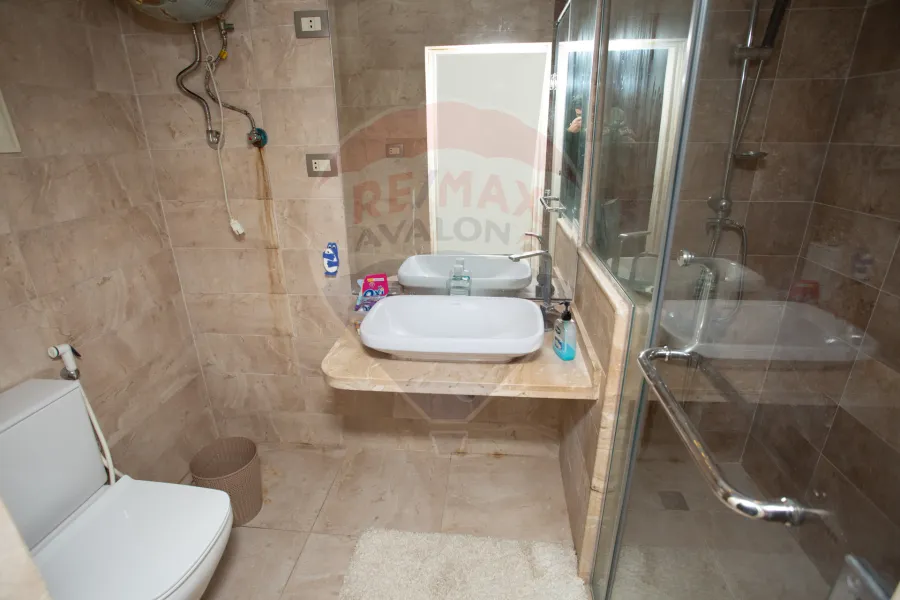 شقة للبيع 150 م وابور المياة (ش عمر الفاروق)