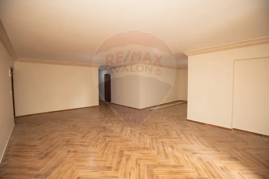 شقة للبيع 240 م مصطفى كامل (على الترام مباشرة) - أول سكن - شقة ناصية