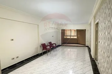 شقة للإيجار 130 م سموحة (أبراج السرايا)