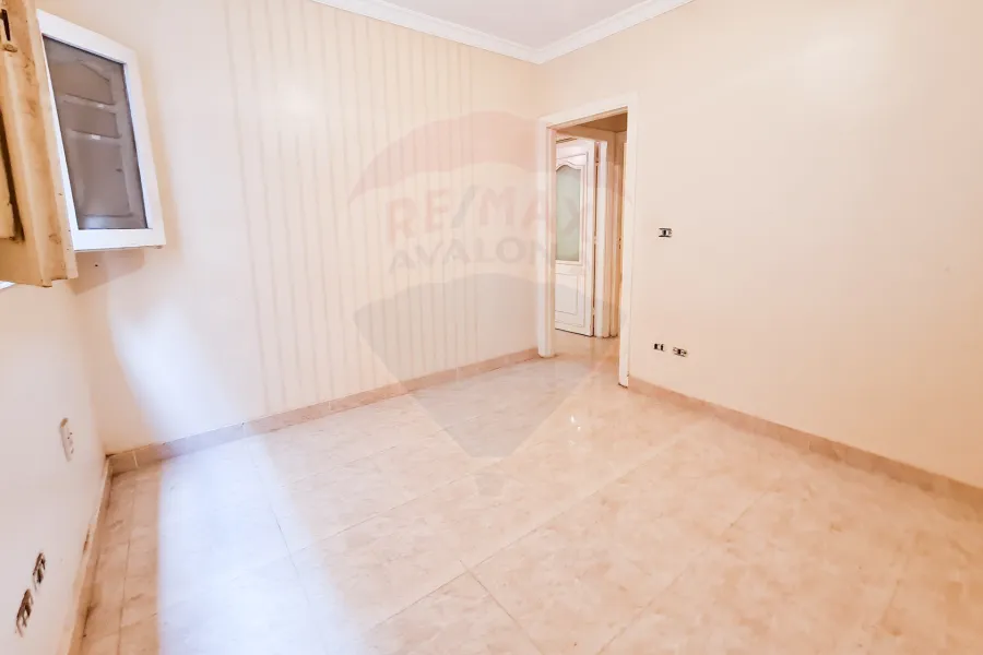 شقة للبيع 130 م سموحة ( كومباوند حدائق اللوتس - ش النصر)