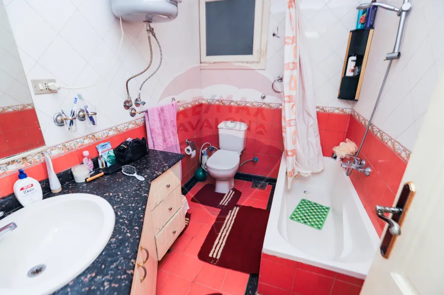 شقة للبيع 210 م سموحة (ش فوزي معاذ)