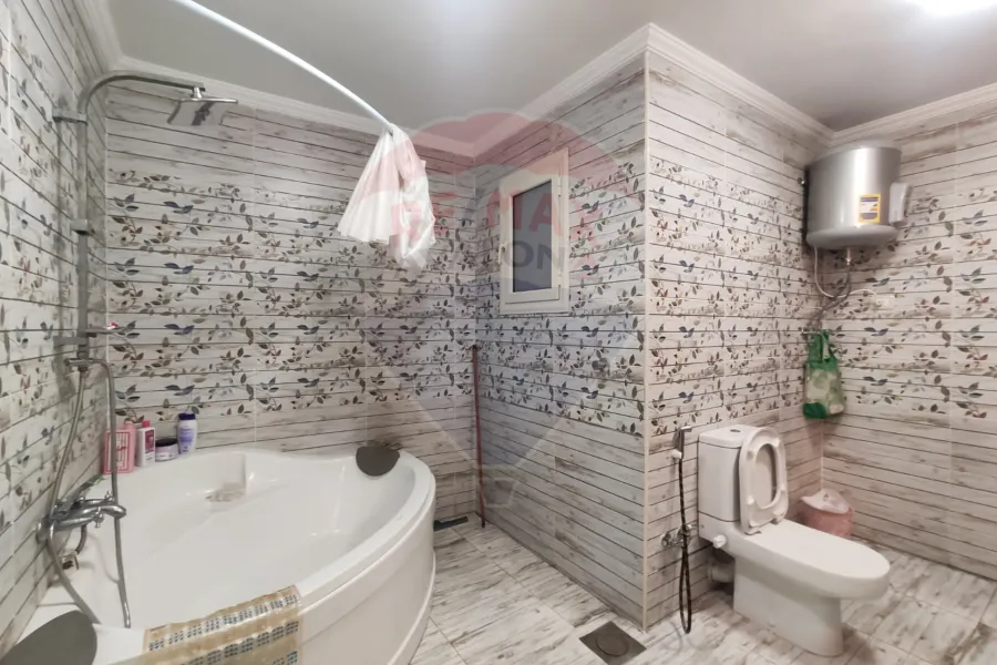 شقة للبيع 320 م سبورتنج (ش أحمد علام)