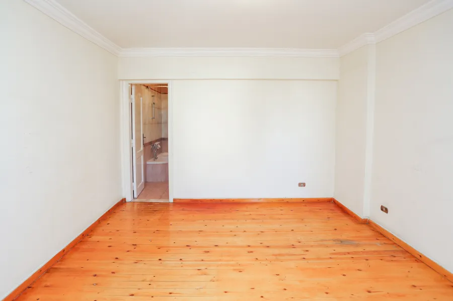 شقة للبيع 235م سموحة (تقاطع ش مصطفي كامل مع ش بهاء الدين الغتورى)