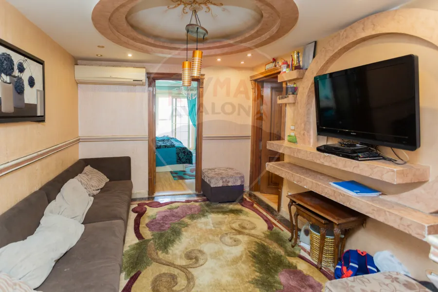 شقة للبيع 275 م كفر عبده (ش سكينة بنت الحسين)