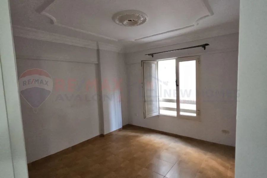 شقة للبيع 134 م محرم بك (كمباوند محرم باشا)