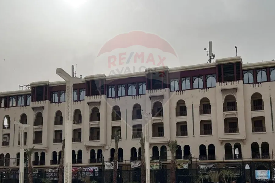 فندق و مطعم للبيع 1,070 م القاهرة (الحسين)