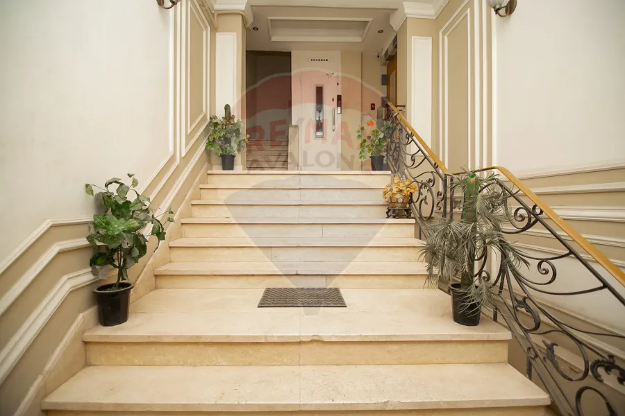 Apartment for sale 170 m Kafr Abdo (Mina St.)