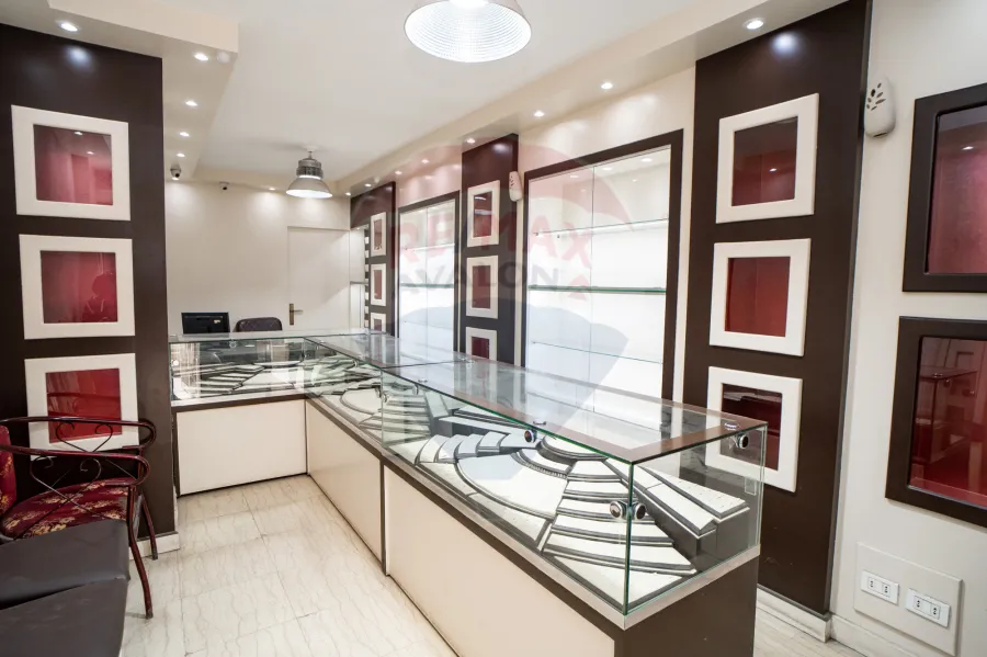 محل للايجار 30 م لوران (ش سرهنك)