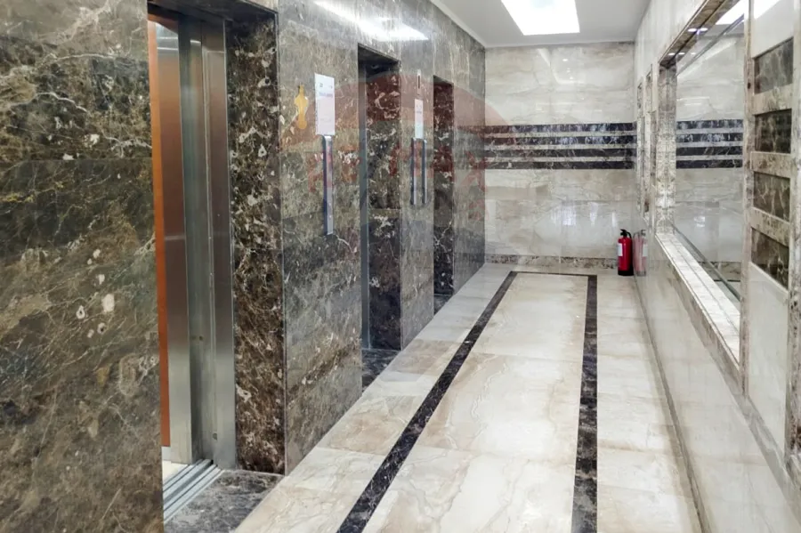 شقة للايجار 211 م سموحة (جراند فيو)