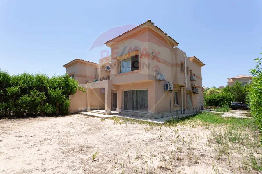 فيلا توين هاوس للبيع 450 م اليكس ويست (مرحلة أنطونيادس)