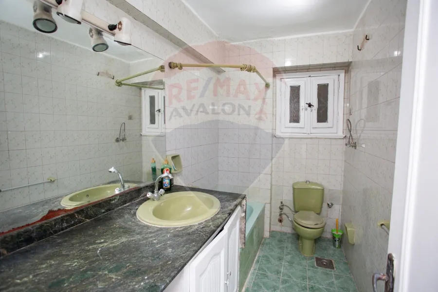 شقه للبيع 160 م سموحة (ش مصطفي كامل)