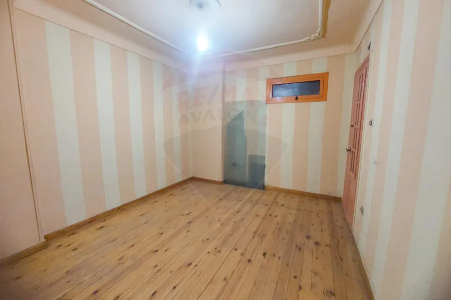 شقة للإيجار 130 م سيدى جابر  خطوات من شارع المشير