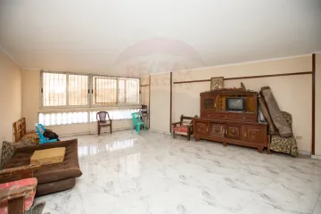 شقة للبيع 150 م كامب شيزار (شارع المكتبات)