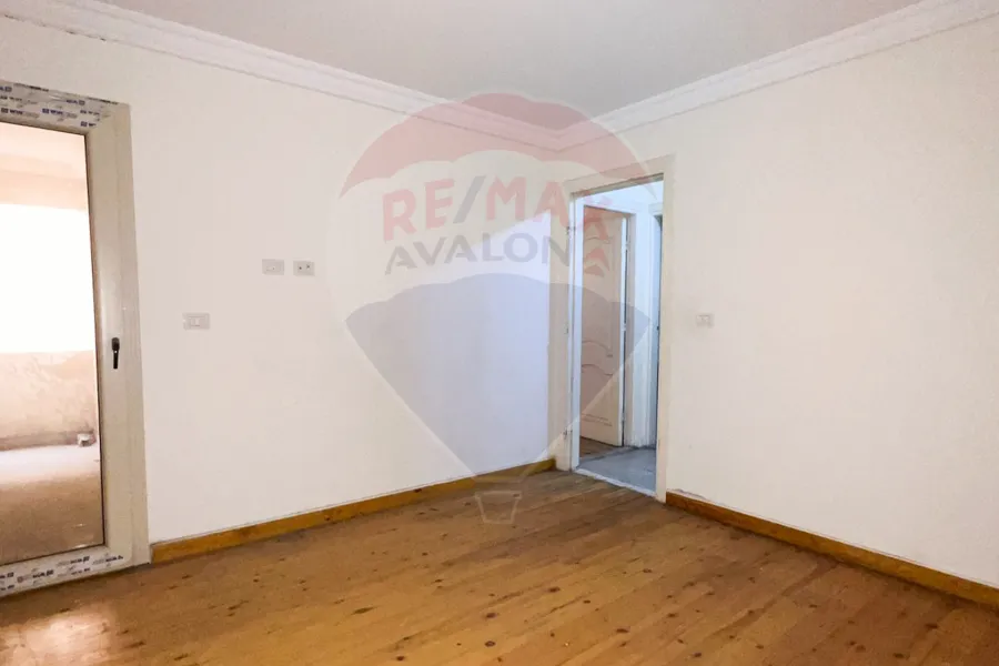 شقة للإيجار 195 م سموحة (متفرع من ش فوزي معاذ)