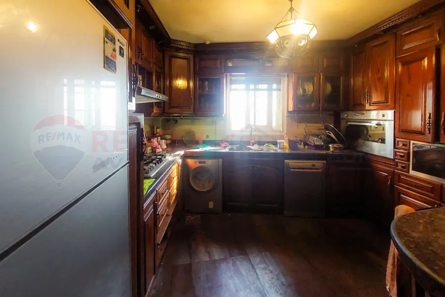 شقة للبيع 210 م وابور المياه (خطوات من النادى الاوليمبى)