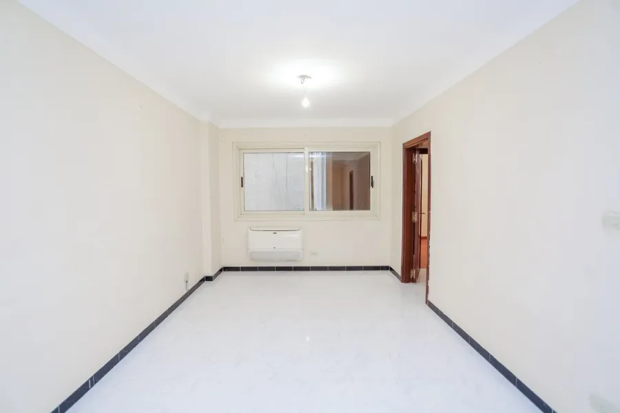 شقة للبيع 100م صافى ميامي (متفرع من خالد بن الوليد)