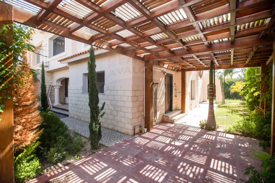 فيلا توين هاوس للبيع 419 م كينج مريوط (كومباوند اليكس ويست - فيو البحيرة)