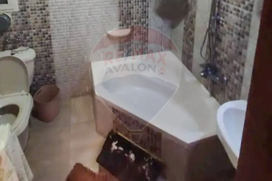 Apartment for sale 125 m Janaklis (steps from Abu Qir Street)