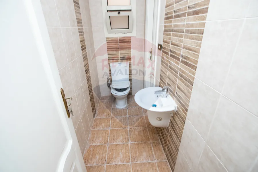 Apartment for rent 235 m Stanly (Directly on the sea )