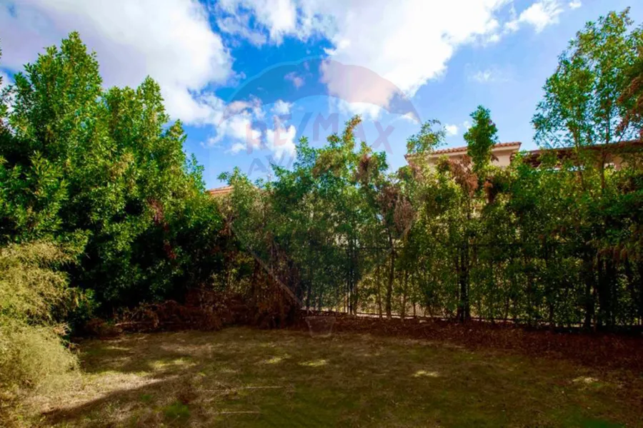 فيلا ستاند الون للبيع 870 م (اليكس ويست)