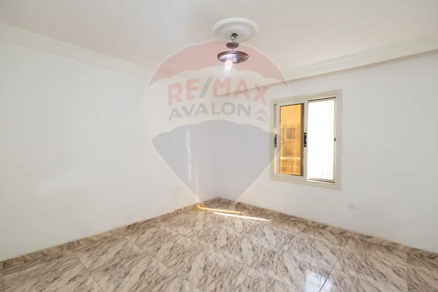 شقة دوبلكس للبيع 130 م سيدي بشر (خطوات من البحر)