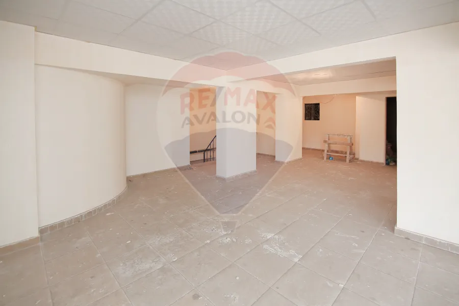 محل أرضي + ميزان للبيع 250 م كفر عبده (خطوات من حديقة اللنبى)