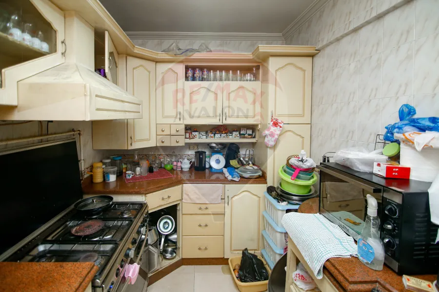 شقة للبيع 165 م كامب شيزار (ش بورسعيد الرئيسي - عمارة براند)