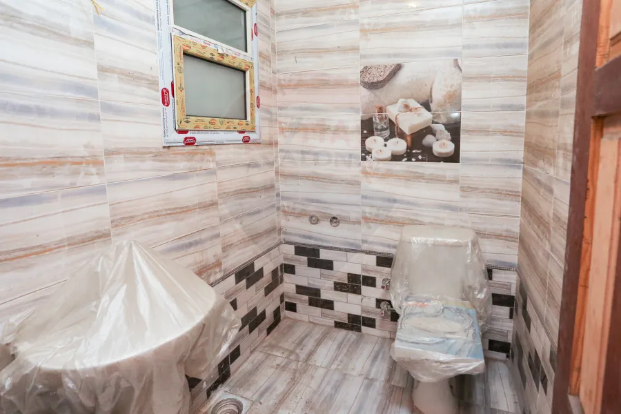 Administrative or residential apartment for rent 120 m Azarita (steps from the sea)