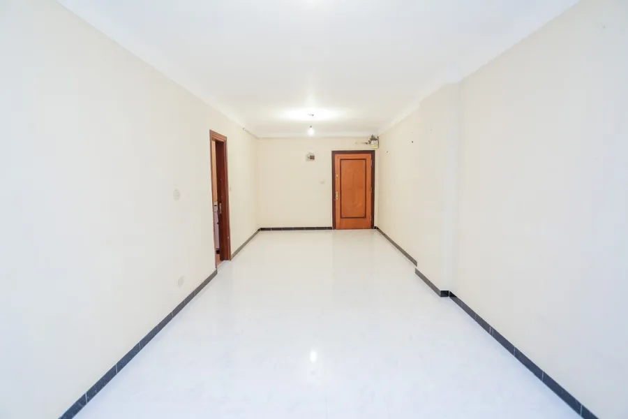 شقة للبيع 100م صافى ميامي (متفرع من خالد بن الوليد)