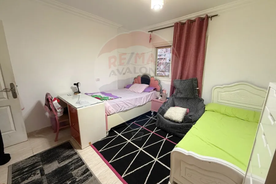 شقة للبيع 160 م لوران (ش عبد المنعم الدليل)