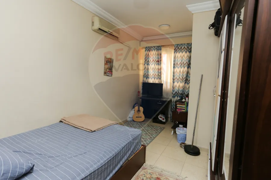 شقة للبيع 230 م + 48 م تراس  سموحة (حي الفيلات - عمارة براند)