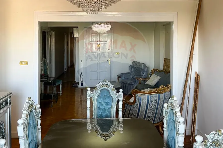 شقة للبيع 160م سبورتنج ترام (ش عمر لطفي)