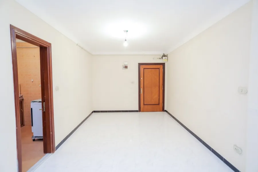 شقة للبيع 100م صافى ميامي (متفرع من خالد بن الوليد)