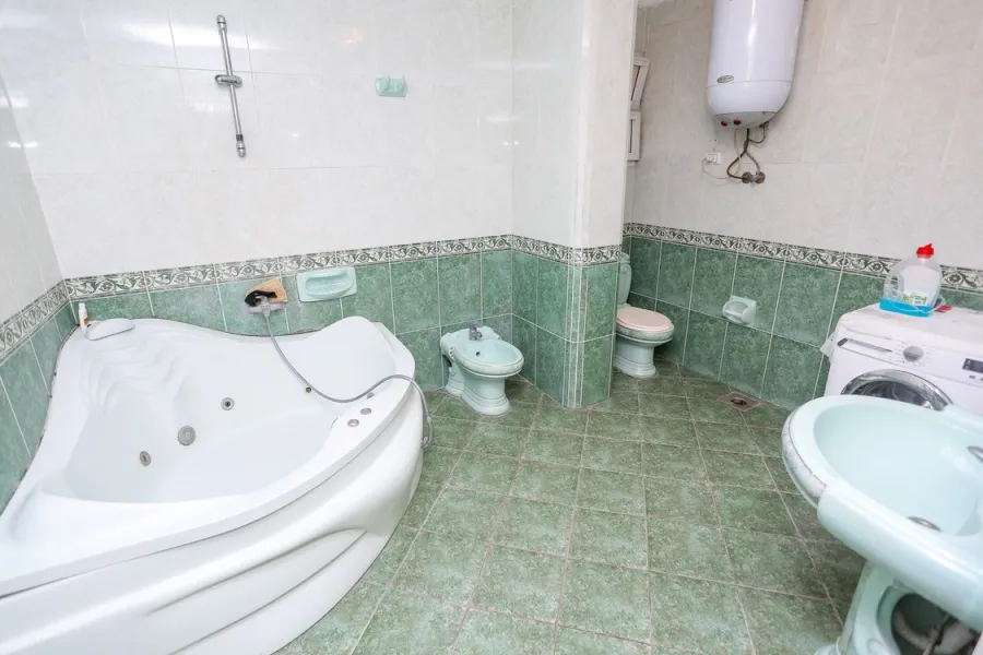 Furnished Apartment for rent 300 m Sidi Gaber (Number 3 From Corniche)