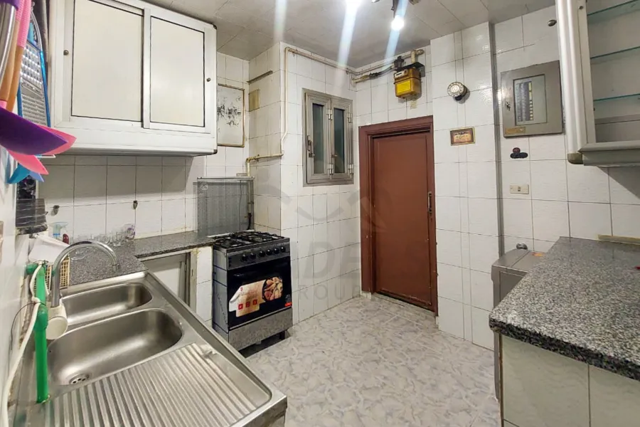 شقة للايجار المفروش 180 م كفر عبده (بالقرب من جنينه اللنبي)