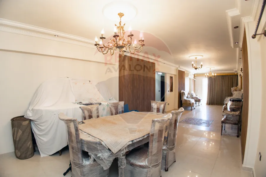 شقة للبيع 165 م فلمنج (شارع عبدالفتاح الطويل)