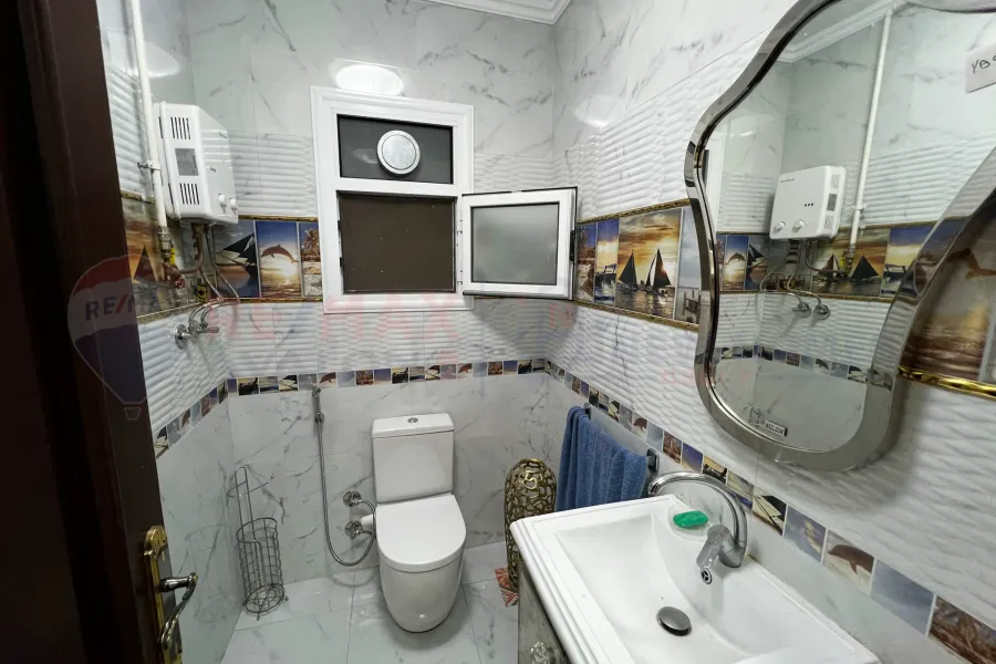 شقة للايجار 204 م سبورتنج (ش احمد علام)