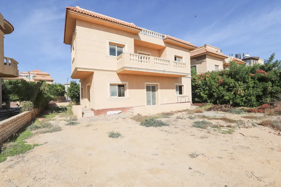 Villa 570m for Sale King Marriot (Al Orouba Compound)