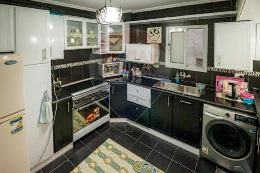 شقة للبيع 145 م سموحة (ش فوزي معاذ)