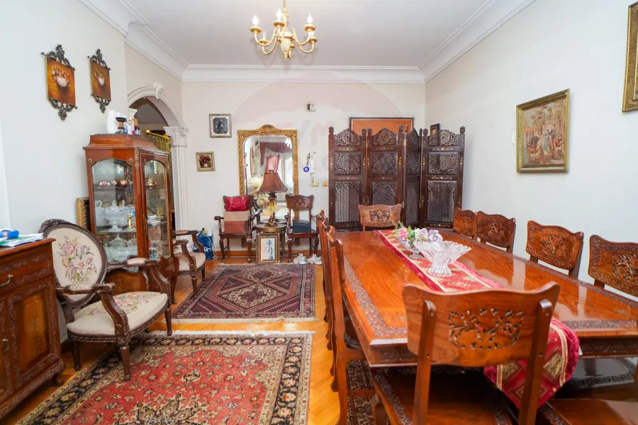 شقة للبيع 170 م لوران (ش عبد السلام عارف)