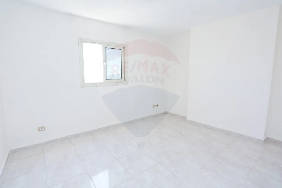 شقة للبيع 180 م وابور المياه (أمام مدرسة الميردي ديو)